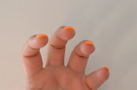 von vorne Neon Mandarine French in Anfänger Nageldesign