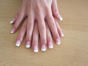 3 2. Versuch Gelmodellage mit French in Anfänger Nageldesign