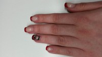 Draufsicht links 1 Rotes French mit Stamping in Anfänger Nageldesign