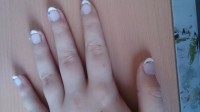 Draufsicht ganze Hand French Nails mit Glitzer in Anfänger Nageldesign