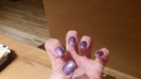 Tunnel Gelnägel mit lila Glitzerfullcover in Anfänger Nageldesign