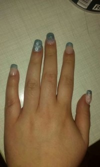 draufsicht Glitzerfrench mit Stamping in Anfänger Nageldesign