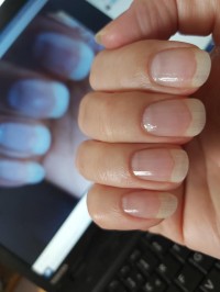 meine Nägel vor einem aktuellen PC-Bild Lange Naturnägel nur was Frauen? in Maniküre