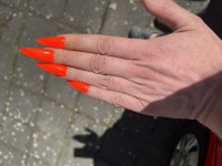 Neon Männer und Long nails in Nageldesign