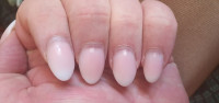 Gelnägel Babyboomer Lackierte Fingernägel bei Männern in Nagellack / UV