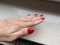 seitliches Bild von Acryl-Nägeln Sind das professionell gearbeitete Nägel? in Gelnägel