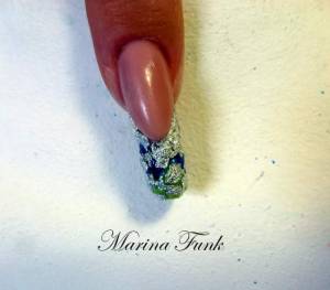 3. auf dünnviskoses gel nailart setzen, aushärten Refill Anleitung mit anheben & Nailart von Marina Funk in Nageldesign