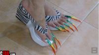 Lange spitze Fußnägel Der Hump Nails Trend aus den USA in Small Talk