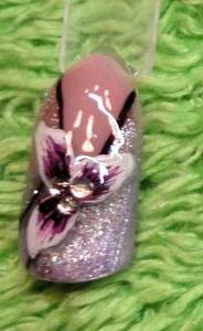 Gelnagel mit Blütenmalerei Nailart mit Flieder Farbe Anleitung / lila & schwarz in Nageldesign