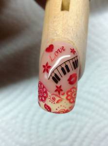 Flower Power Love und Rockn Roll Nailart Nails in Nageldesign