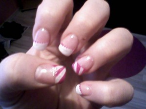  weißes French mit Fuchsia in Anfänger Nageldesign