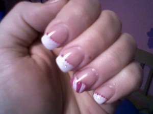 weißes French mit Fuchsia in Anfänger Nageldesign