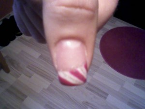  weißes French mit Fuchsia in Anfänger Nageldesign
