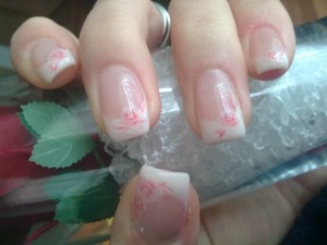 french mit sticker Schablonenverlängerung mit French und Sticker in Anfänger Nageldesign