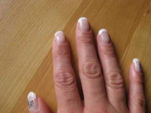 Bild1 Erste Gelnägel mit 3D Glitzertatoos in Anfänger Nageldesign