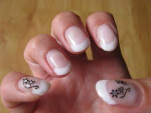 Bild2 Erste Gelnägel mit 3D Glitzertatoos in Anfänger Nageldesign