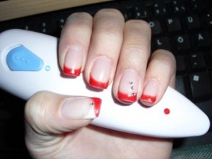  Rotes French mit Strasssteinchen - Tipps erwünscht in Anfänger Nageldesign