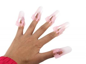 Nagellacktrocknerklip Bräuchte Hilfe wegen Nägellackieren in Nagellack / UV