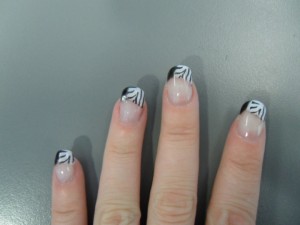 design leider ungleichmässig Schwarzes French - Aufbau / Smile ok? in Anfänger Nageldesign