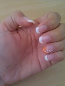 weiß orange1 Meine 7. Modellage - Kritik erwünscht =) in Anfänger Nageldesign